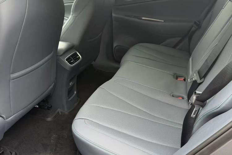 Used BYD Sealion 06 New Energy 2026 EV 710 Long-Range Edition Interior 4