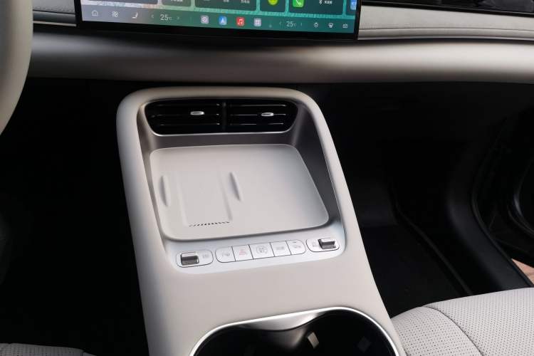 Used BYD Sealion 06 New Energy 2026 EV 710 Long-Range Edition Gear Lever
