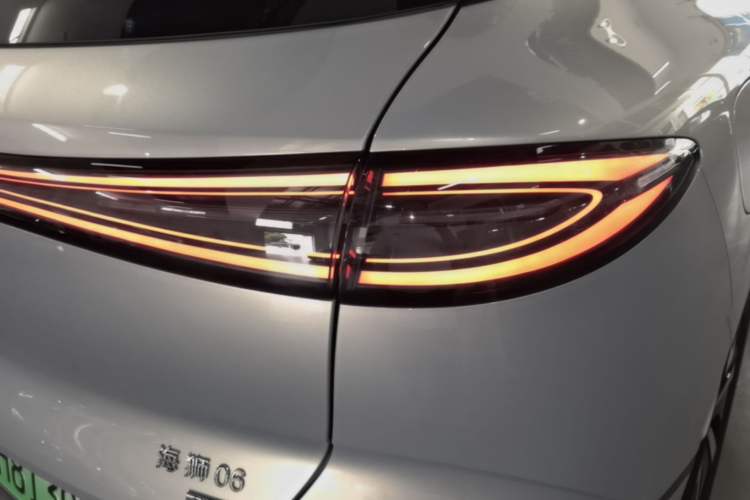 Used BYD Sealion 06 New Energy 2026 EV 710 Long-Range Edition Right Rear Taillight