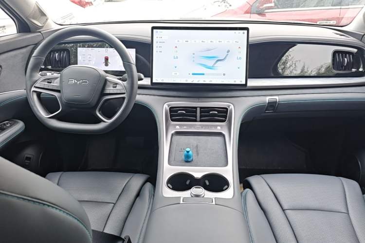Used BYD Sealion 07 DM-i 2025 150 Flagship+ Edition Center Console