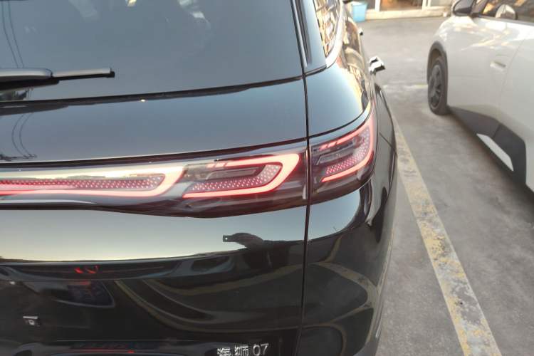 Used BYD Sealion 07 DM-i 2025 150 Flagship+ Edition Right Rear Taillight