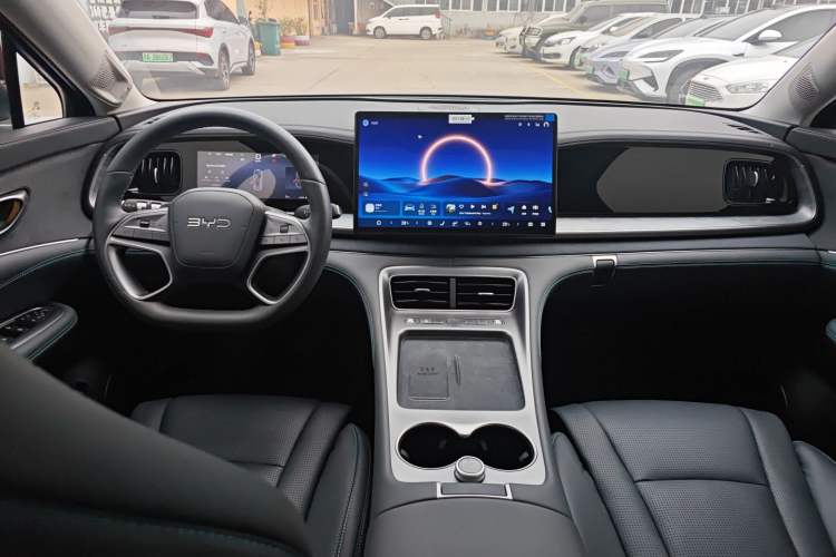 Used BYD Sealion 07 DM-i 2025 150 Flagship+ Edition Center Console