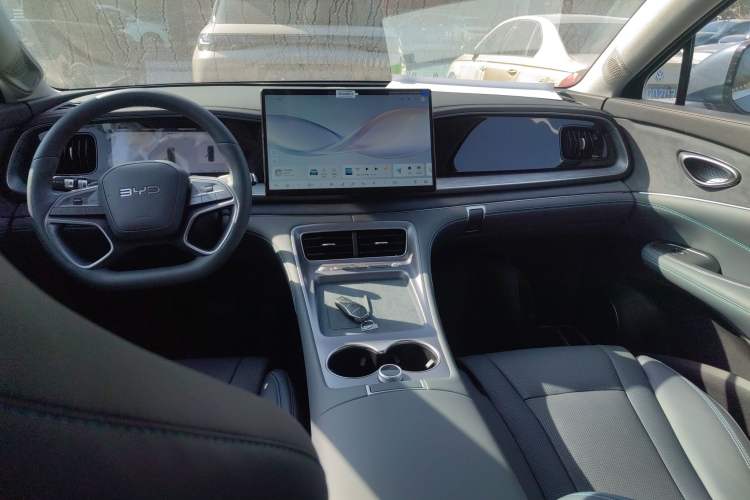Used BYD Sealion 07 DM-i 2025 150 Flagship+ Edition Interior 2
