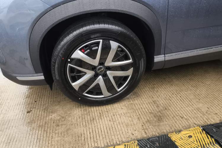 Used BYD Sealion 07 DM-i 2025 135 High-Performance LiDAR Version Left Front Wheel Hub