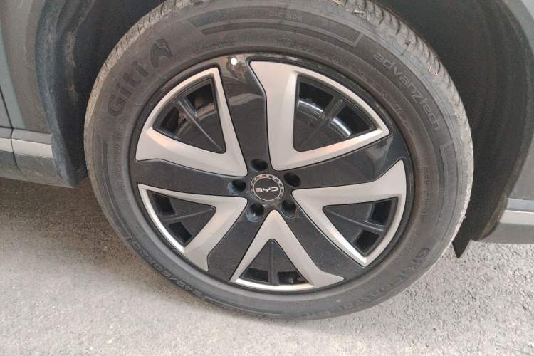 Used BYD Sealion 07 DM-i 2025 150 Flagship Edition Right Front Wheel Hub