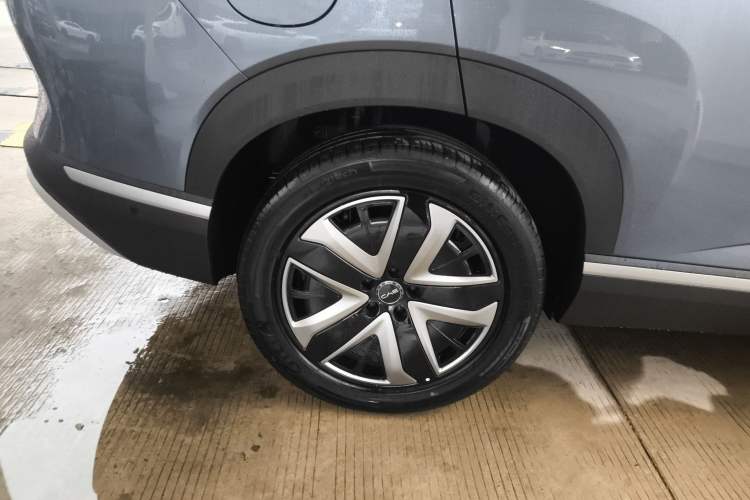 Used BYD Sealion 07 DM-i 2025 135 High-Performance LiDAR Version Right Rear Wheel Hub
