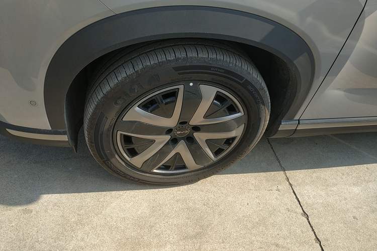 Used BYD Sealion 07 DM-i 2025 150 Flagship+ Edition Left Front Wheel Hub