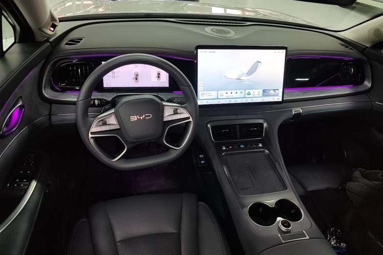 Used BYD Sealion 07 DM-i 2025 150 Flagship+ Edition Center Console