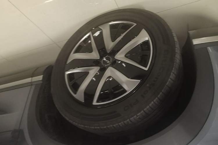 Used BYD Sealion 07 DM-i 2025 150 Flagship Edition Left Front Wheel Hub