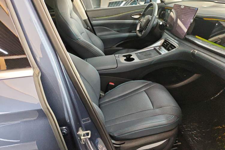 Used BYD Sealion 07 DM-i 2025 150 Flagship Edition Right Front Seat