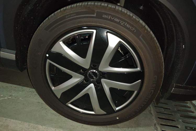 Used BYD Sealion 07 DM-i 2025 150 Flagship+ Edition Right Front Wheel Hub