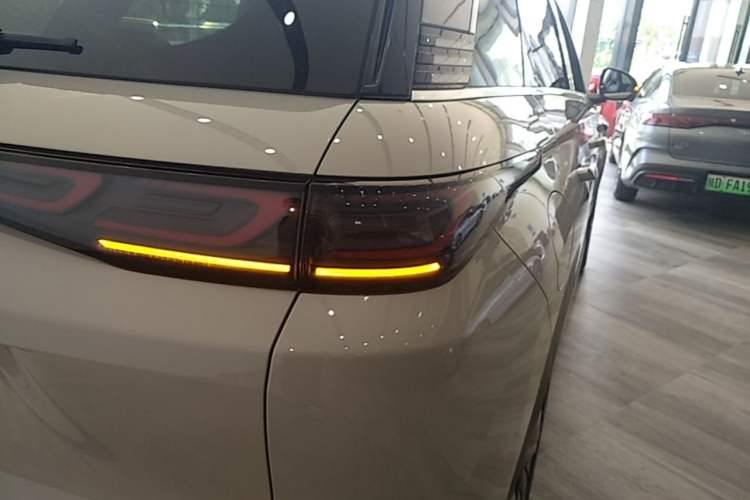 Used BYD Sealion 07 DM-i 2025 150 Flagship+ Edition Right Rear Taillight
