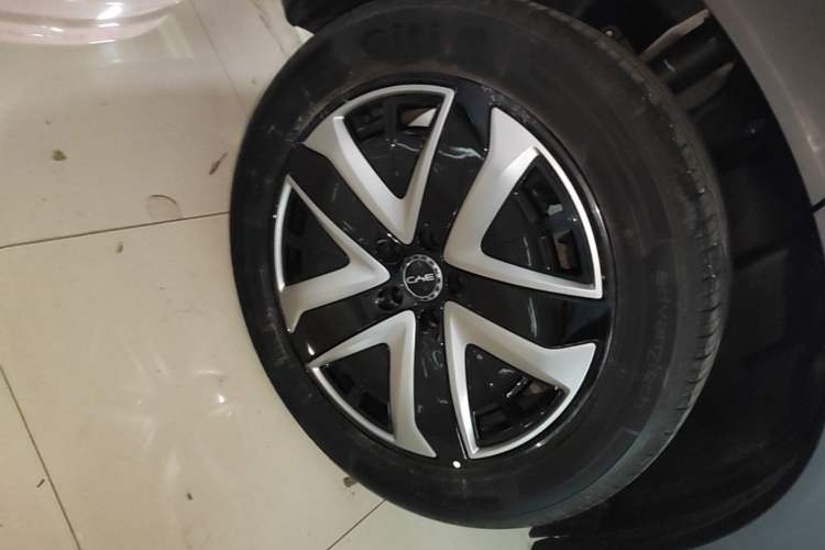 Used BYD Sealion 07 DM-i 2025 150 Flagship+ Edition Right Rear Wheel Hub