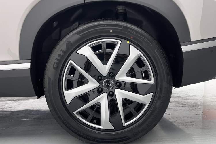 Used BYD Sealion 07 DM-i 2025 150 Flagship+ Edition Right Rear Wheel Hub