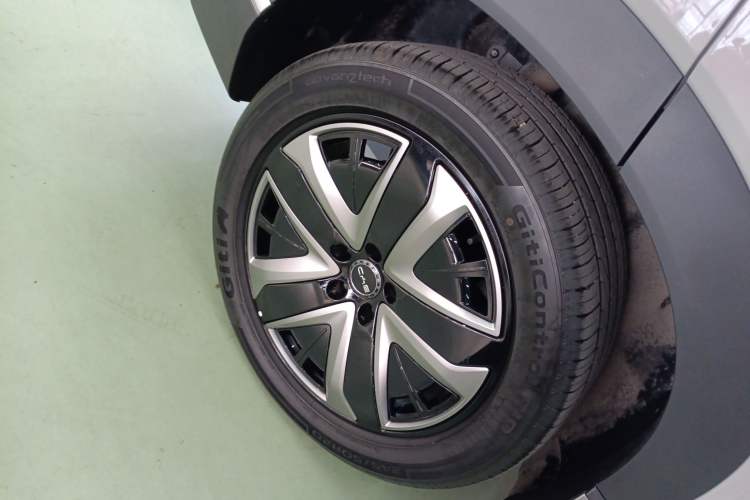 Used BYD Sealion 07 DM-i 2025 150 Flagship+ Edition Right Rear Wheel Hub