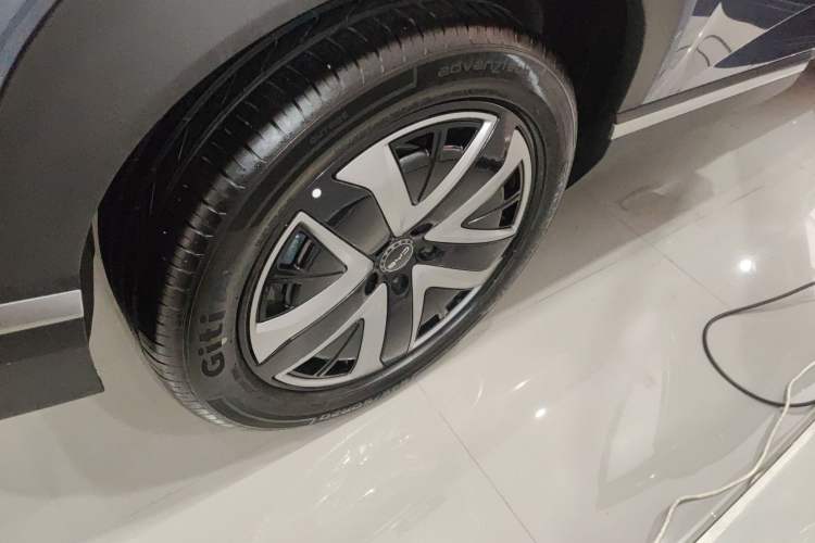 Used BYD Sealion 07 DM-i 2025 150 Flagship+ Edition Right Rear Wheel Hub