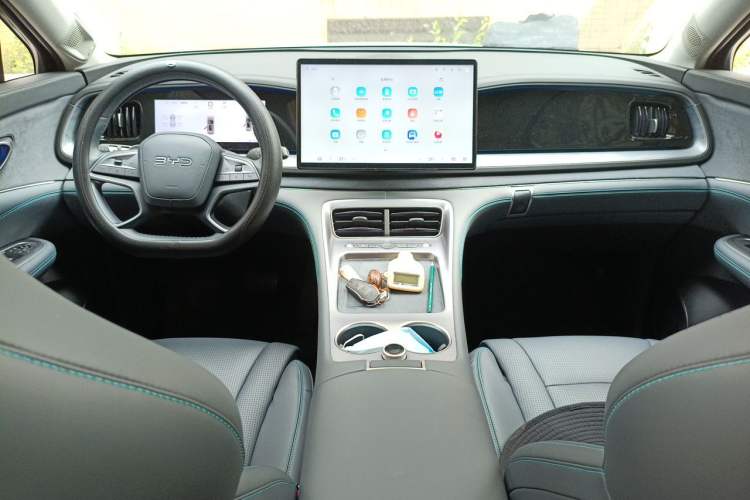 Used BYD Sealion 07 DM-i 2025 150 Flagship+ Edition Center Console
