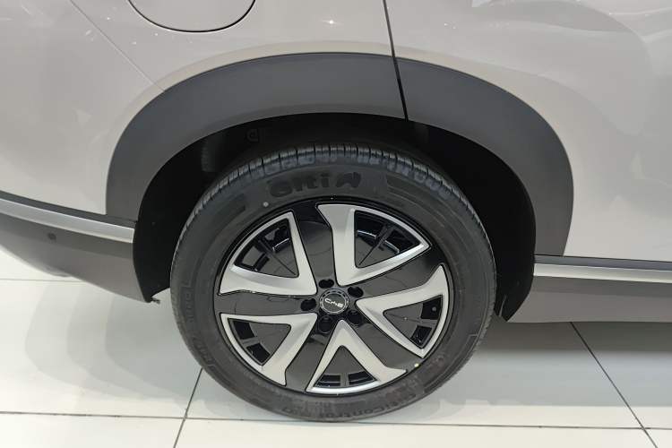 Used BYD Sealion 07 DM-i 2025 150 Flagship+ Edition Exterior 8