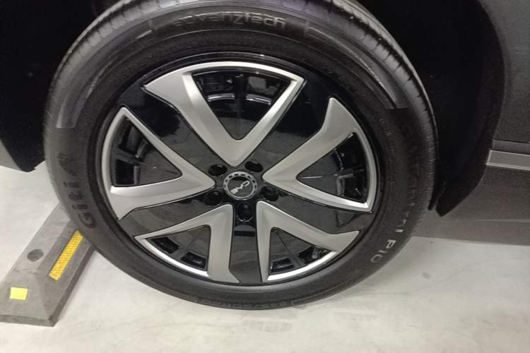 Used BYD Sealion 07 DM-i 2025 150 Flagship Edition Right Rear Wheel Hub