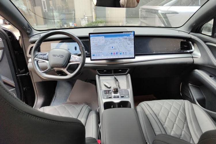 Used BYD Sealion 07 EV 2024 610 Long-Range Version Center Console