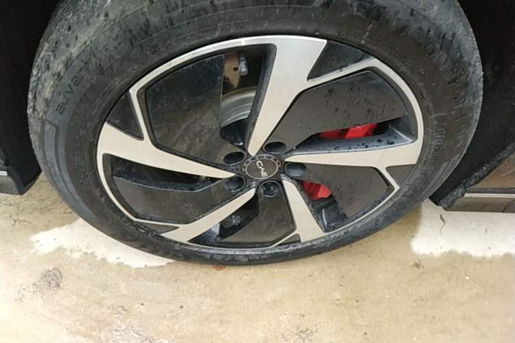 Used BYD Sealion 07 EV 2024 610 Long-Range Version Left Front Wheel Hub