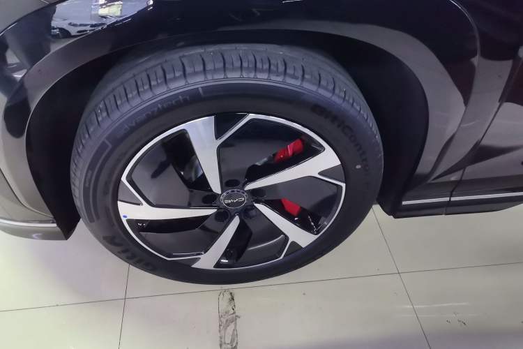 Used BYD Sealion 07 EV 2024 610 Long-Range Version Left Front Wheel Hub