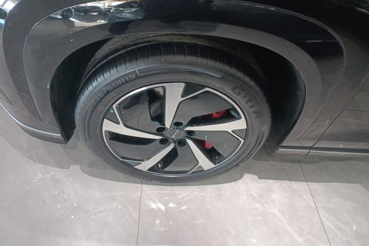 Used BYD Sealion 07 EV 2024 610 Long-Range Version Left Front Wheel Hub