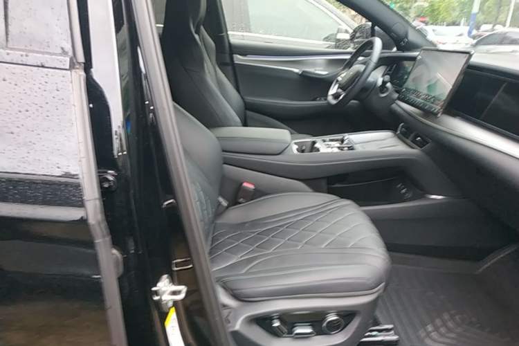 Used BYD Sealion 07 EV 2024 610 Long-Range Version Right Front Seat