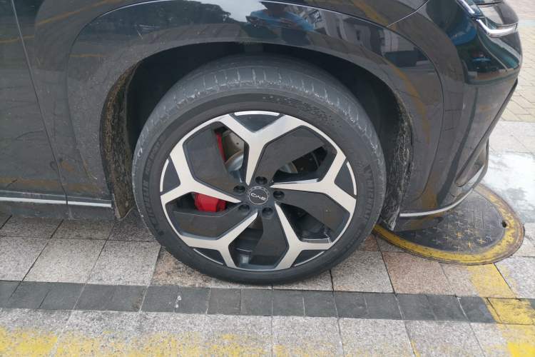 Used BYD Sealion 07 EV 2024 550 All-Wheel-Drive Smart Navigation Version Right Front Wheel Hub