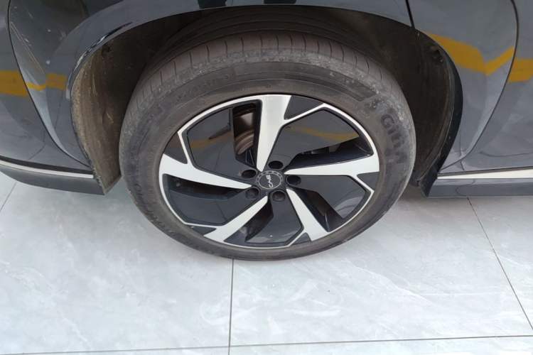 Used BYD Sealion 07 EV 2024 610 Zhihang Edition Right Rear Wheel Hub
