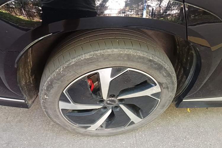 Used BYD Sealion 07 EV 2024 610 Zhihang Edition Right Rear Wheel Hub