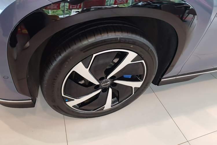 Used BYD Sealion 07 EV 2024 610 Zhihang Edition Left Front Wheel Hub
