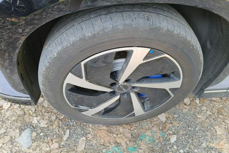 Used BYD Sealion 07 EV 2024 610 Long-Range Version Left Front Wheel Hub