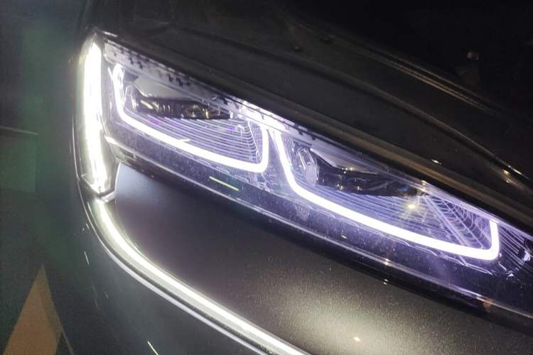 Used BYD Sealion 07 EV 2024 610 Zhihang Edition Right Front Headlight