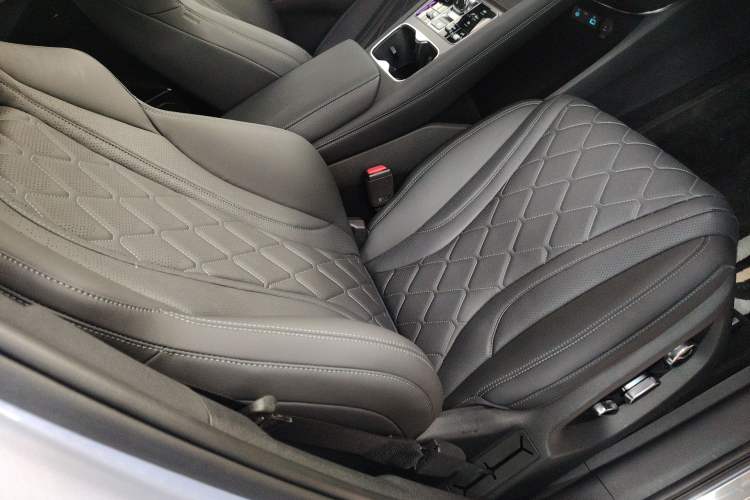 Used BYD Sealion 07 EV 2024 610 Long-Range Version Right Front Seat