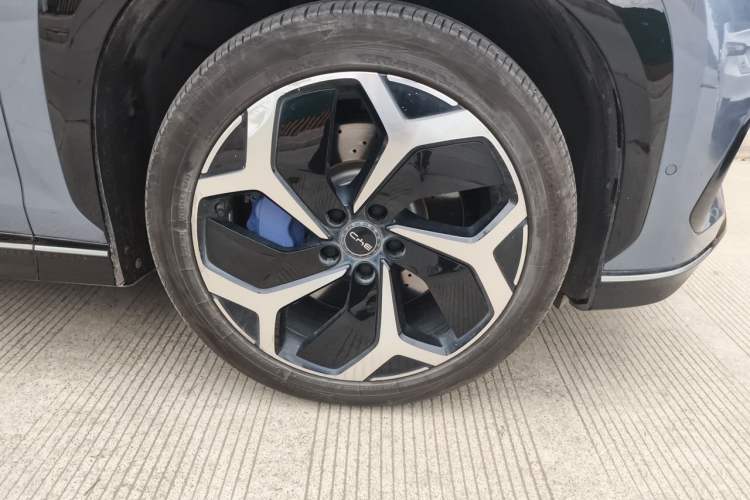 Used BYD Sealion 07 EV 2024 550 All-Wheel-Drive Smart Navigation Version Right Front Wheel Hub