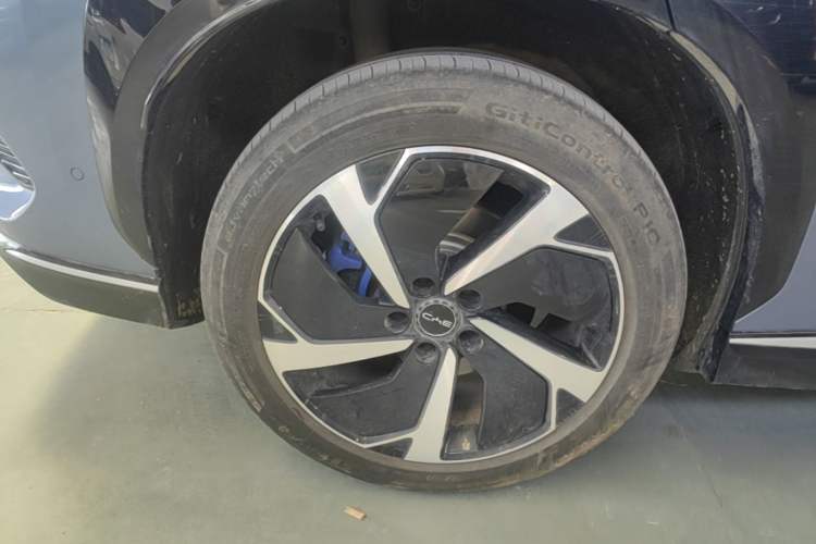 Used BYD Sealion 07 EV 2024 610 Zhihang Edition Right Rear Wheel Hub