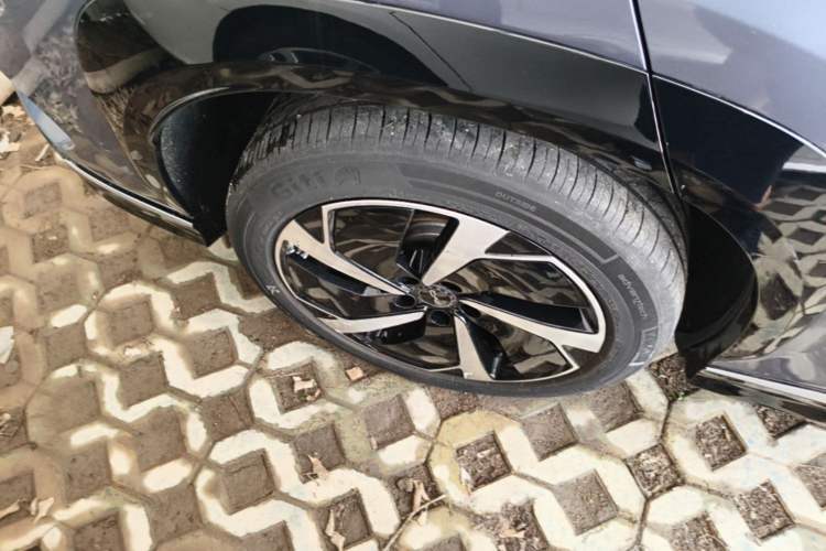 Used BYD Sealion 07 EV 2024 610 Zhihang Edition Right Rear Wheel Hub