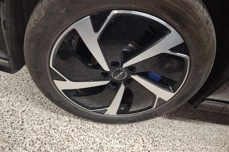 Used BYD Sealion 07 EV 2024 610 Zhihang Edition Left Front Wheel Hub