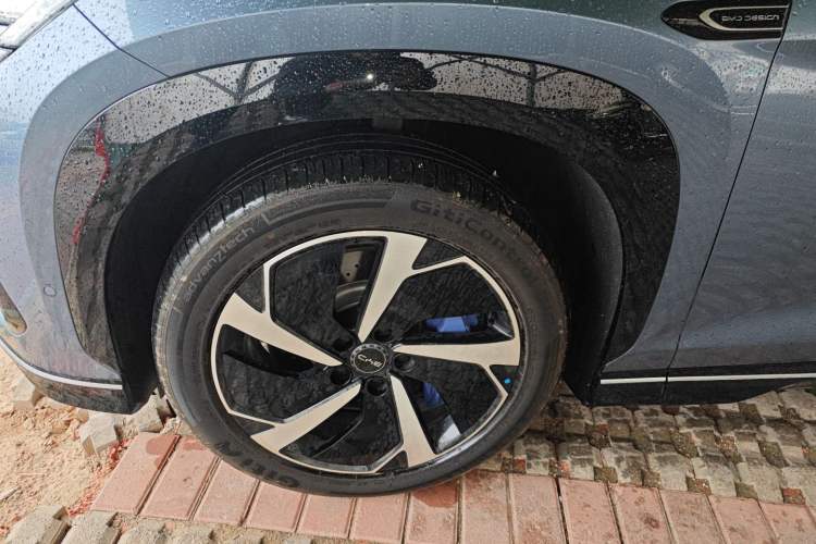 Used BYD Sealion 07 EV 2024 610 Long-Range Version Left Front Wheel Hub