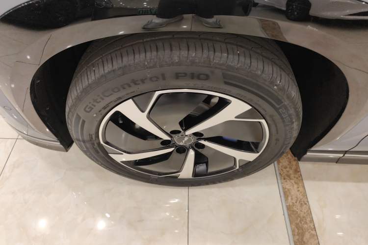 Used BYD Sealion 07 EV 2024 610 Long-Range Version Left Front Wheel Hub
