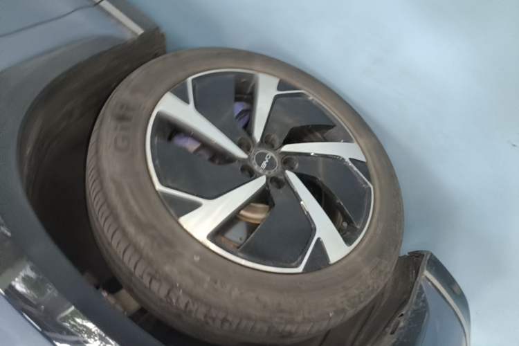 Used BYD Sealion 07 EV 2024 610 Long-Range Version Left Front Wheel Hub