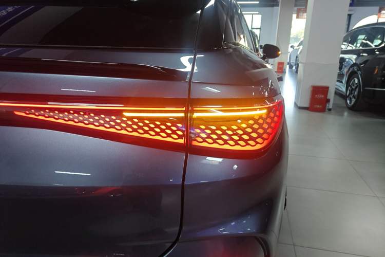 Used BYD Sealion 07 EV 2024 610 Long-Range Version Right Rear Taillight