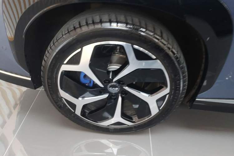 Used BYD Sealion 07 EV 2024 550 All-Wheel-Drive Smart Navigation Version Right Rear Wheel Hub