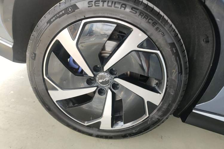 Used BYD Sealion 07 EV 2024 610 Long-Range Version Right Rear Wheel Hub