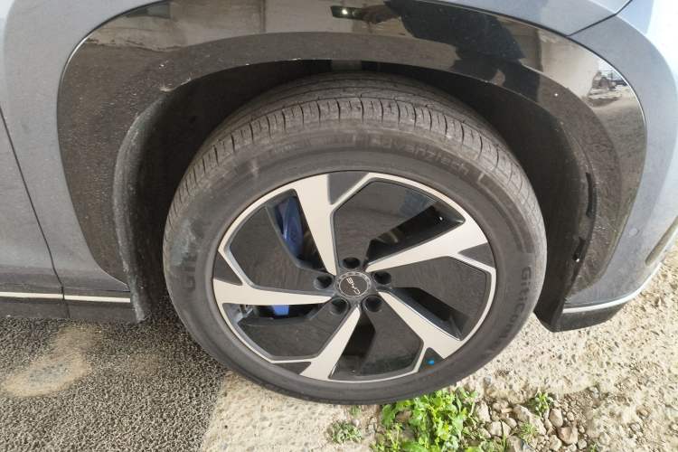 Used BYD Sealion 07 EV 2024 610 Long-Range Version Right Front Wheel Hub