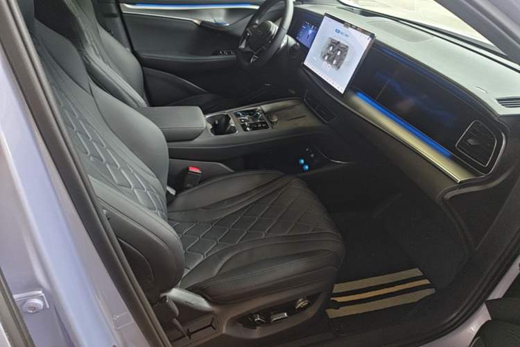 Used BYD Sealion 07 EV 2024 610 Zhihang Edition Right Front Seat