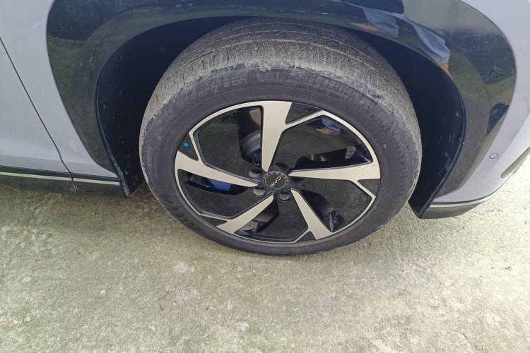Used BYD Sealion 07 EV 2024 610 Long-Range Version Right Front Wheel Hub