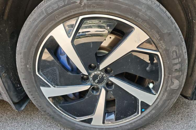 Used BYD Sealion 07 EV 2024 610 Long-Range Version Right Front Wheel Hub
