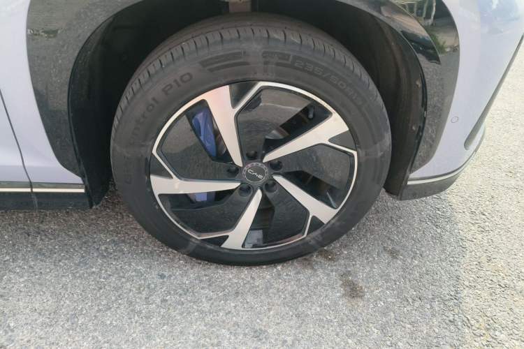 Used BYD Sealion 07 EV 2024 610 Long-Range Version Right Front Wheel Hub